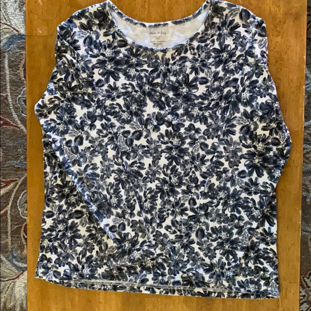WHITE STAG LONG SLEEVE FLOWER PRINT TOP